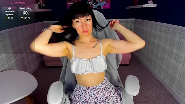 Nika Blaze online show from May 8, 2026, 1:20 am