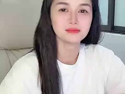 AmyLinee 1 online show from July 4, 2026, 4:00 pm