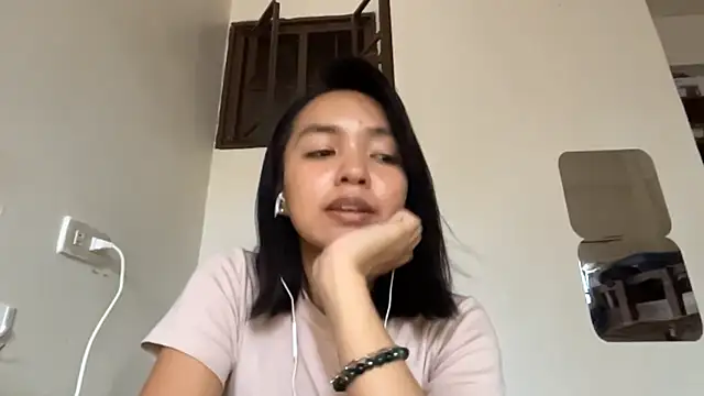 NoreenPierotti online show from April 7, 2026, 9:11 am