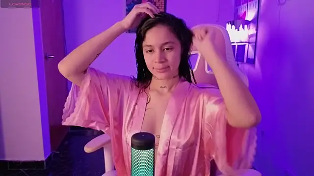 Snapshot of Oliviasims chatting on March 23, 2026, 8:52 pm Oliviasims online show from March 23, 2026, 8:52 pm