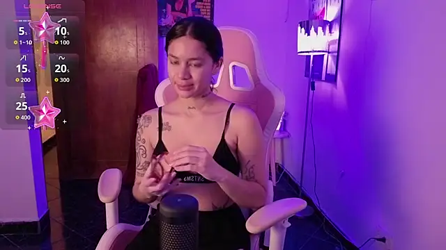 Snapshot of Oliviasims chatting on April 6, 2026, 9:49 pm Oliviasims online show from April 6, 2026, 9:49 pm