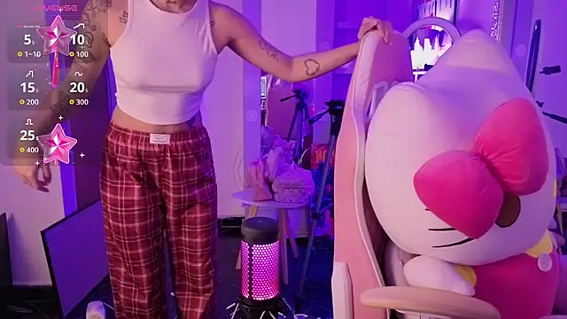 Snapshot of Oliviasims chatting on April 7, 2026, 10:33 pm Oliviasims online show from April 7, 2026, 10:33 pm