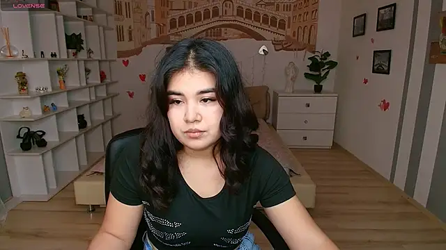 Snapshot of AlicaMayer chatting on March 23, 2026, 12:27 pm AlicaMayer online show from March 23, 2026, 12:27 pm