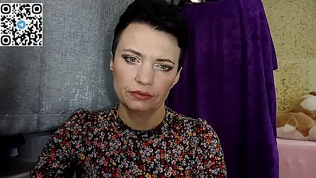 Snapshot of HotMamaQueen234 chatting on April 6, 2026, 7:15 pm HotMamaQueen234 online show from April 6, 2026, 7:15 pm