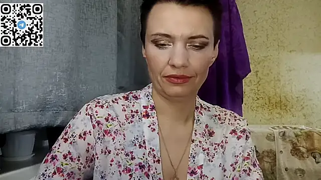 Snapshot of HotMamaQueen234 chatting on April 1, 2026, 9:12 pm HotMamaQueen234 online show from April 1, 2026, 9:12 pm