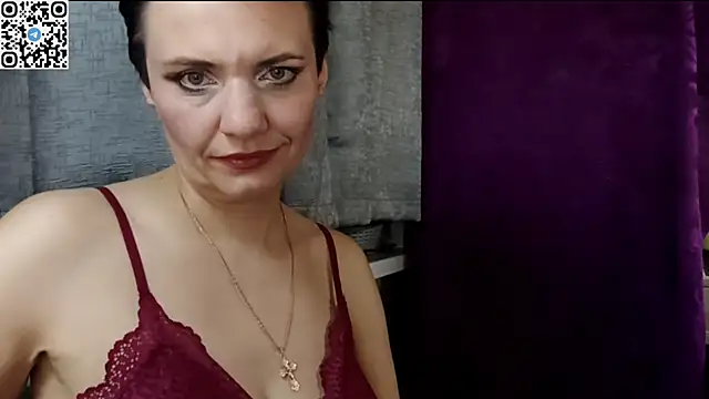 Snapshot of HotMamaQueen234 chatting on April 15, 2026, 8:09 pm HotMamaQueen234 online show from April 15, 2026, 8:09 pm