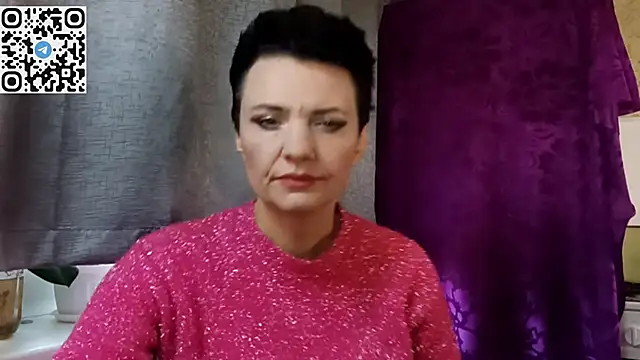 Snapshot of HotMamaQueen234 chatting on April 15, 2026, 1:59 pm HotMamaQueen234 online show from April 15, 2026, 1:59 pm