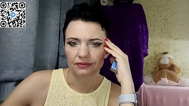 Snapshot of HotMamaQueen234 chatting on March 31, 2026, 7:16 pm HotMamaQueen234 online show from March 31, 2026, 7:16 pm