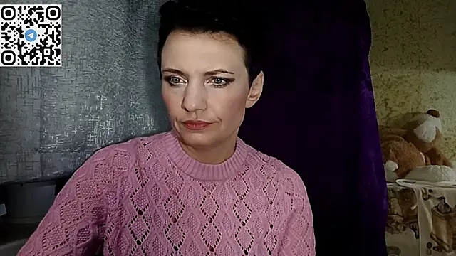 Snapshot of HotMamaQueen234 chatting on April 7, 2026, 7:15 pm HotMamaQueen234 online show from April 7, 2026, 7:15 pm