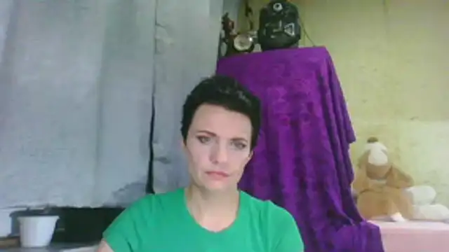 Snapshot of HotMamaQueen234 chatting on March 19, 2026, 8:20 pm HotMamaQueen234 online show from March 19, 2026, 8:20 pm