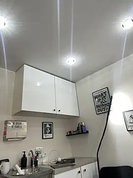 Snapshot of skarletthorne chatting on April 7, 2026, 6:59 am skarletthorne online show from April 7, 2026, 6:59 am