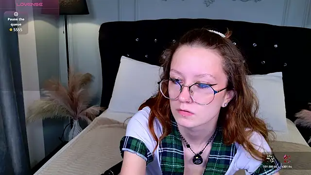 Snapshot of AmelieViolet chatting on July 12, 2026, 11:11 am AmelieViolet online show from July 12, 2026, 11:11 am