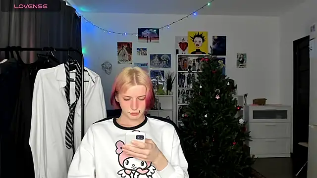 sweet peach    online show from April 10, 2026, 4:14 pm