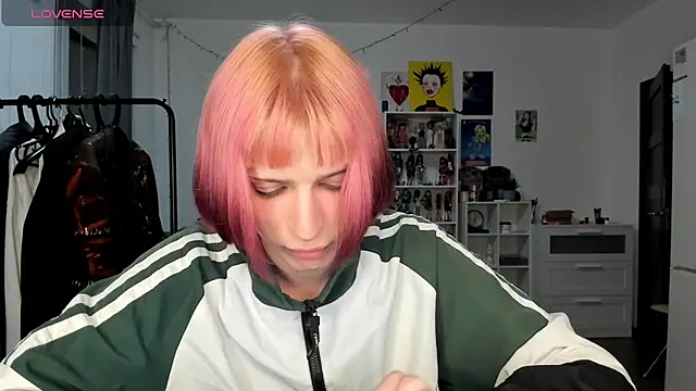 sweet peach    online show from April 15, 2026, 6:12 pm