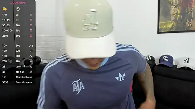 sweetlatinoboy online show from March 19, 2026, 10:26 am