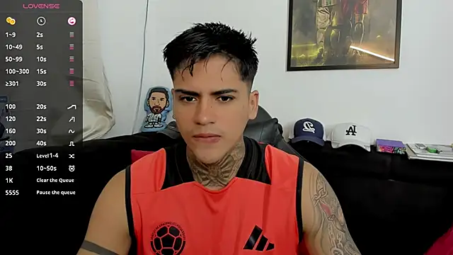 sweetlatinoboy online show from March 18, 2026, 10:18 am