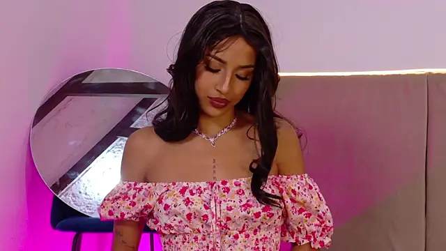 Snapshot of AriaCollin chatting on April 1, 2026, 11:01 pm AriaCollin online show from April 1, 2026, 11:01 pm