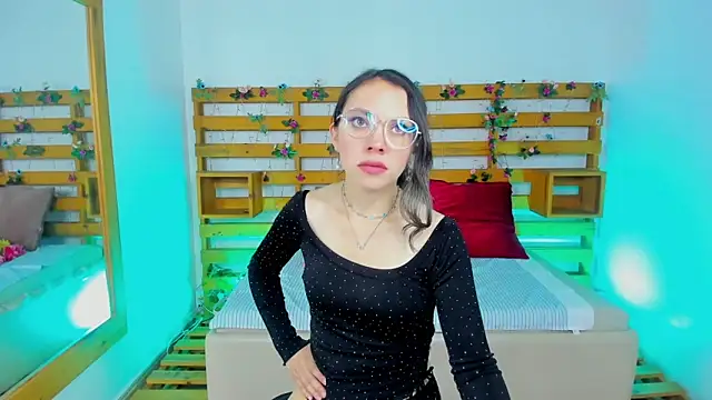 Ashley Benoit online show from April 9, 2026, 1:28 pm