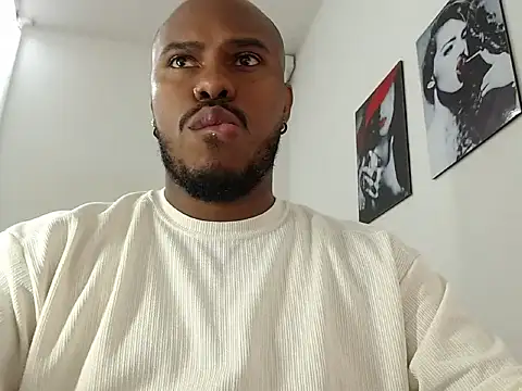 Snapshot of Alessandro_Hamed chatting on April 17, 2026, 1:58 pm Alessandro Hamed online show from April 17, 2026, 1:58 pm