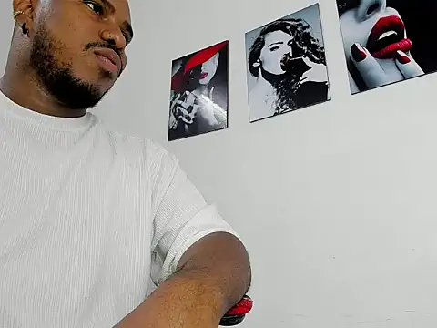 Snapshot of Alessandro_Hamed chatting on April 28, 2026, 2:43 pm Alessandro Hamed online show from April 28, 2026, 2:43 pm