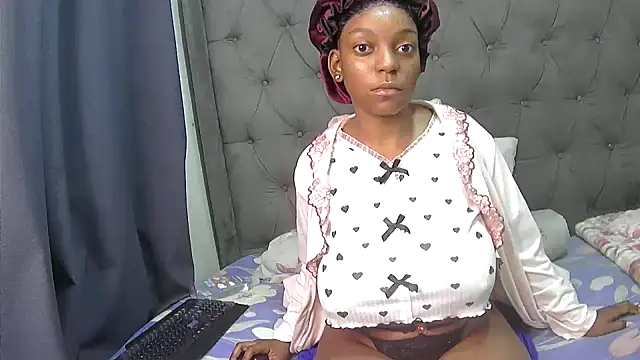 Snapshot of Sexy-Dinamy chatting on April 14, 2026, 8:19 am Sexy-Dinamy online show from April 14, 2026, 8:19 am