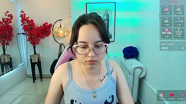 Snapshot of Shady_bug chatting on May 19, 2026, 1:56 am Shady bug online show from May 19, 2026, 1:56 am