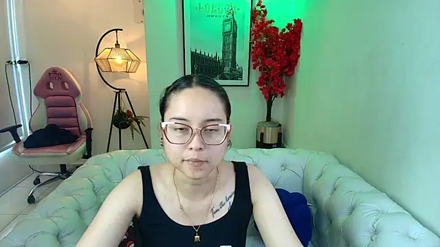 Snapshot of Shady_bug chatting on May 20, 2026, 7:22 pm Shady bug online show from May 20, 2026, 7:22 pm