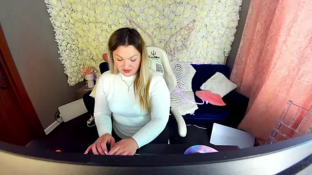 AlissyaGrayy online show from April 18, 2026, 12:51 pm