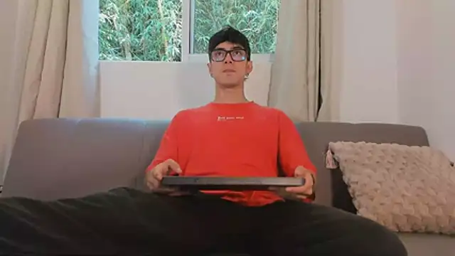 Snapshot of etham_wolf1 chatting on April 2, 2026, 5:08 pm etham wolf1 online show from April 2, 2026, 5:08 pm