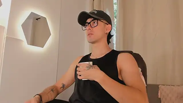 Snapshot of etham_wolf1 chatting on April 9, 2026, 5:30 pm etham wolf1 online show from April 9, 2026, 5:30 pm