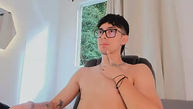 Snapshot of etham_wolf1 chatting on April 15, 2026, 8:42 pm etham wolf1 online show from April 15, 2026, 8:42 pm