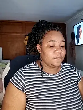 Snapshot of Daddyss_girl1 chatting on April 15, 2026, 1:44 am Daddyss girl1 online show from April 15, 2026, 1:44 am