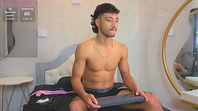 Snapshot of alexis_stonne chatting on April 13, 2026, 3:43 am alexis stonne online show from April 13, 2026, 3:43 am