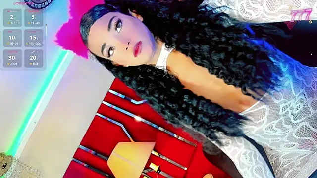 Paola Delfino online show from April 4, 2026, 11:50 am