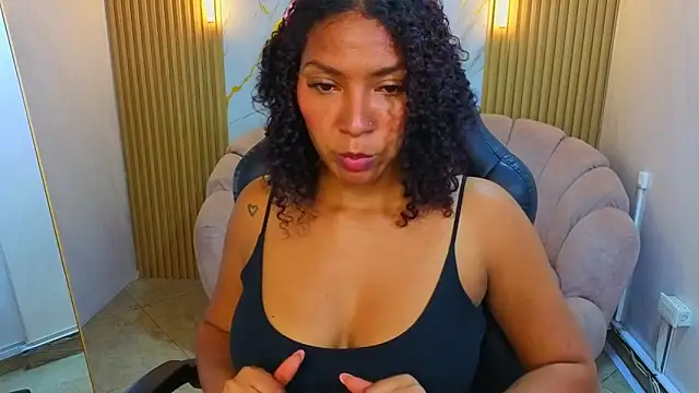 Snapshot of Scarletth_b chatting on March 24, 2026, 3:39 am Scarletth b online show from March 24, 2026, 3:39 am