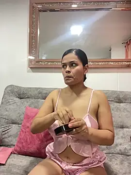 Snapshot of leoylia chatting on April 14, 2026, 3:44 am leoylia online show from April 14, 2026, 3:44 am