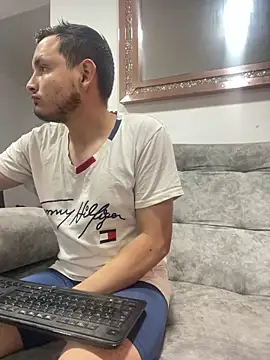 Snapshot of leoylia chatting on March 21, 2026, 3:30 am leoylia online show from March 21, 2026, 3:30 am