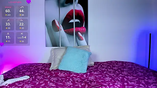 Emiili Clark online show from April 15, 2026, 4:29 am