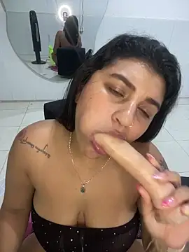 Mia rouseee online show from April 7, 2026, 12:34 am