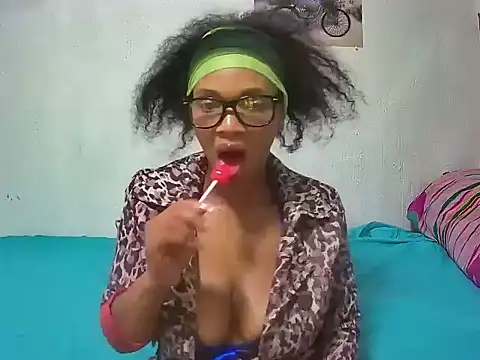 Snapshot of AfronQueen7 chatting on March 20, 2026, 8:32 pm AfronQueen7 online show from March 20, 2026, 8:32 pm