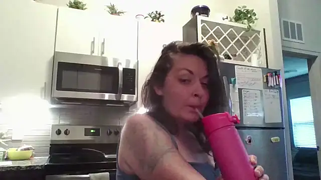 Snapshot of tinyassbossymilf chatting on July 1, 2026, 9:48 pm tinyassbossymilf online show from July 1, 2026, 9:48 pm