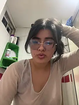 Snapshot of LinaEvansonn chatting on April 15, 2026, 1:00 am LinaEvansonn online show from April 15, 2026, 1:00 am