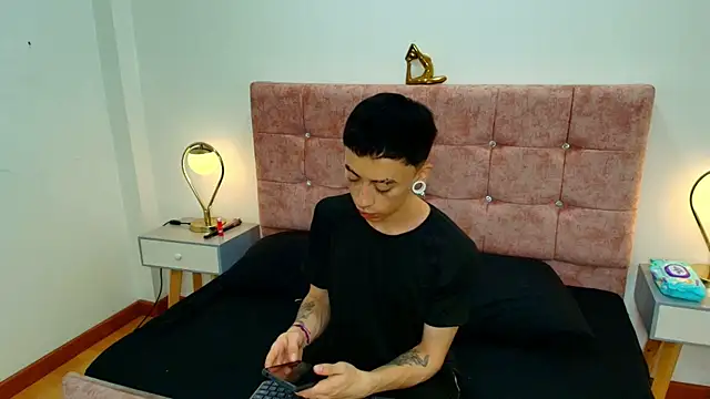 Yoshua Smith online show from April 15, 2026, 7:58 pm