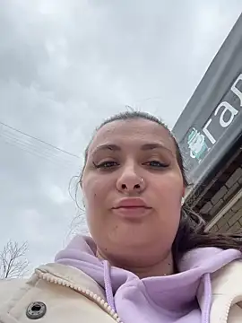 Taya lips online show from April 3, 2026, 7:15 am