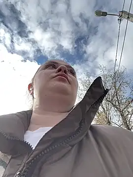 Taya lips online show from April 8, 2026, 6:04 am