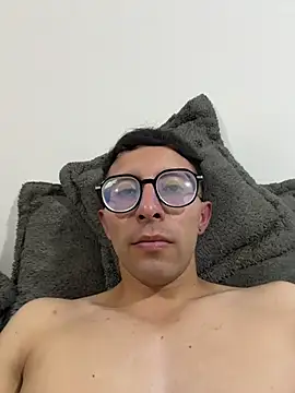 LeonBlazze online show from April 10, 2026, 3:57 am