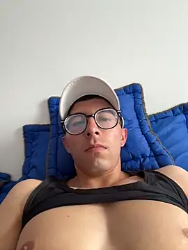 LeonBlazze online show from April 16, 2026, 6:08 pm