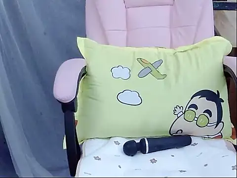 Snapshot of Kathy_Hornyyy chatting on April 4, 2026, 11:44 pm Kathy Hornyyy online show from April 4, 2026, 11:44 pm