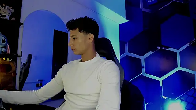 Snapshot of MaxiimoRomano_ chatting on July 25, 2026, 7:20 pm MaxiimoRomano online show from July 25, 2026, 7:20 pm