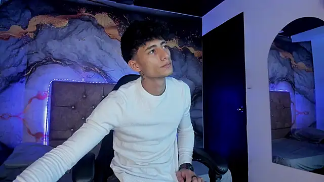 MaxiimoRomano  online show from May 8, 2026, 1:26 pm